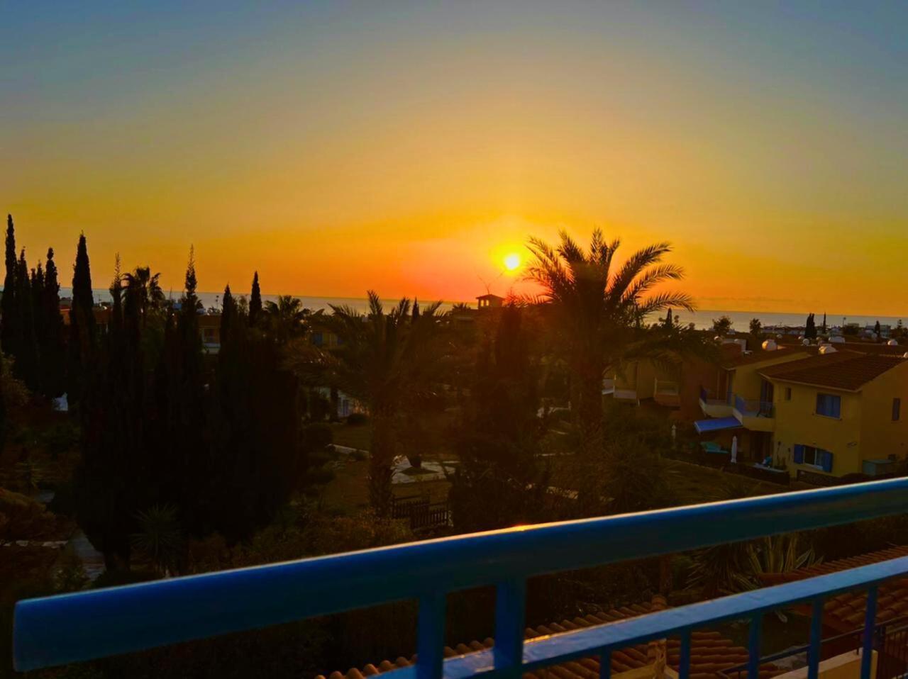Paphos Ocean Sunset Apartment מראה חיצוני תמונה